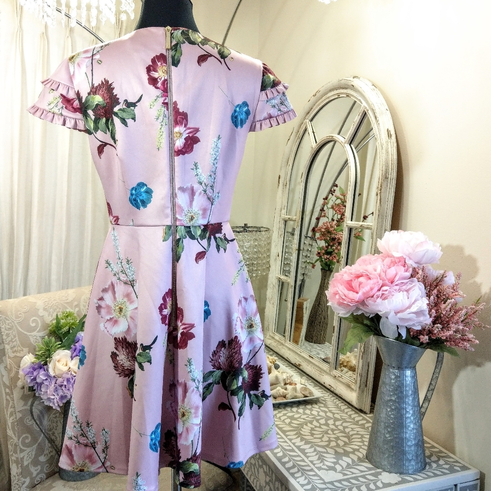 🍒NWOT🍒 TED BAKER FLORAL PRINT SKATER DRESS - Picture 3 of 6